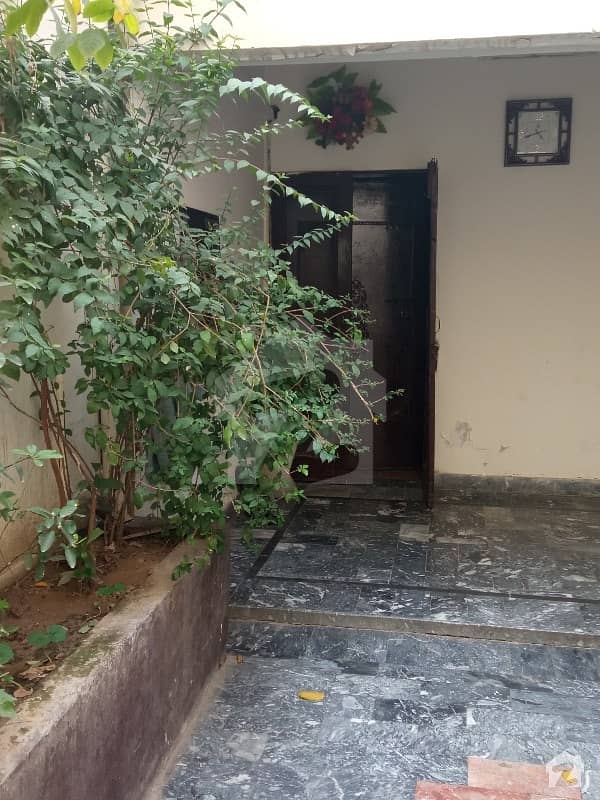 سوڈیوال کوارٹرز ملتان روڈ لاہور میں 3 کمروں کا 5 مرلہ مکان 80 لاکھ میں برائے فروخت۔