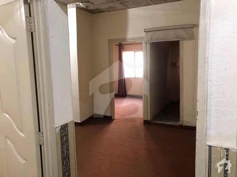 Flat Is Available For Sale In Wahdat Road