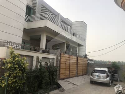 مدثر شہید روڈ سیالکوٹ میں 3 کمروں کا 7 مرلہ مکان 1.45 کروڑ میں برائے فروخت۔
