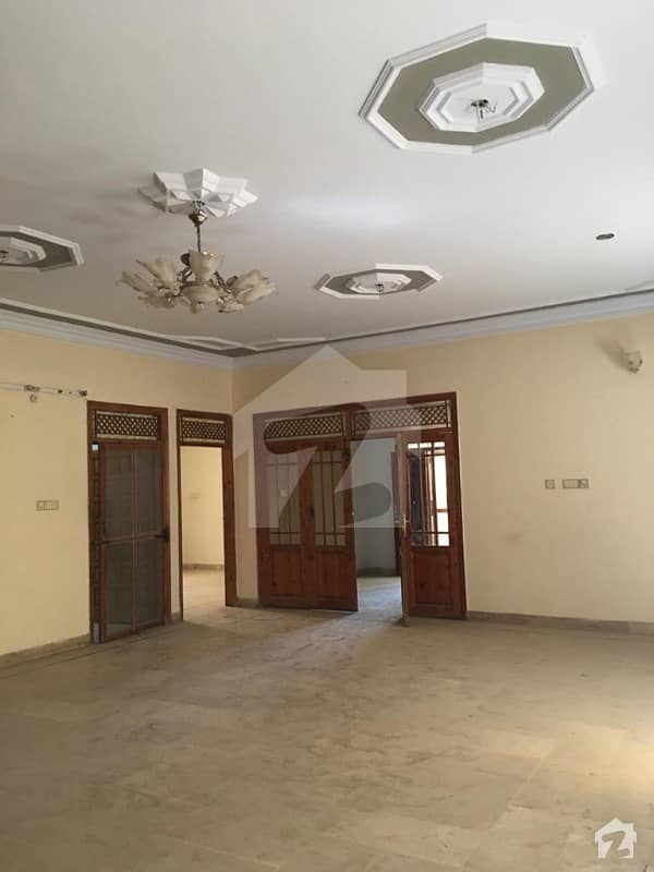 500 Yard Well Maintained 3 Bed Dd House In Block 15 Jauhar