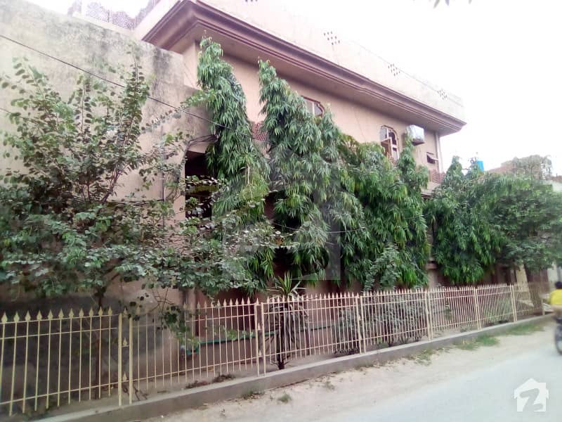 سبزہ زار سکیم ۔ بلاک ڈی سبزہ زار سکیم لاہور میں 5 کمروں کا 12 مرلہ مکان 2.6 کروڑ میں برائے فروخت۔