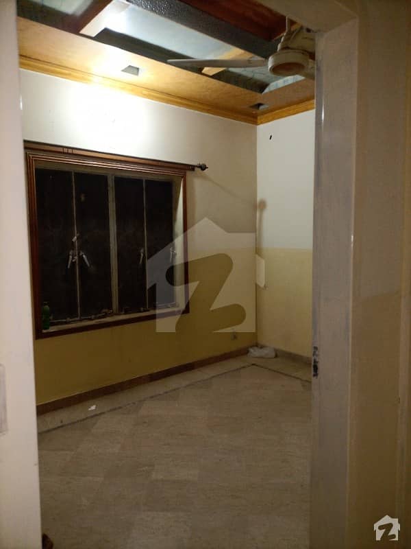 900  Square Feet Upper Portion In Gt Road For Rent