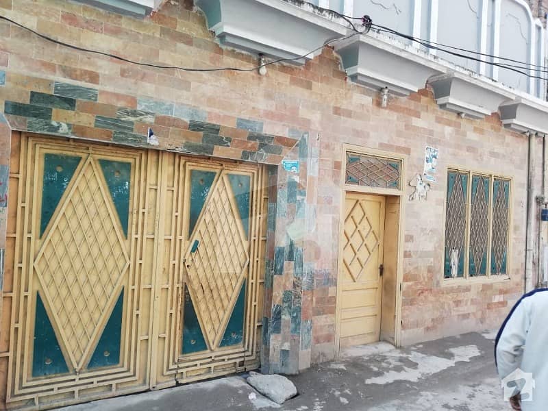 دلازک روڈ پشاور میں 6 کمروں کا 7 مرلہ مکان 1.3 کروڑ میں برائے فروخت۔