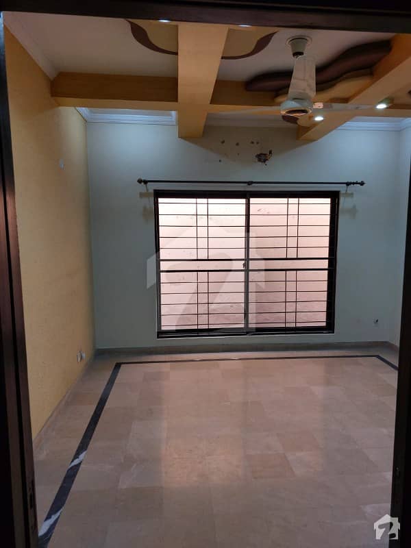 In Independent 16 Marla Upper Portion For Rent