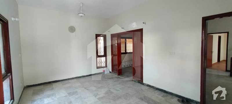 Centrally Located House Available In Clifton For Rent