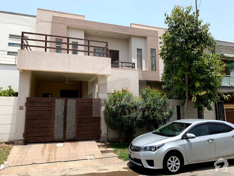 A Palatial Residence For Sale In Abdullah Garden Faisalabad