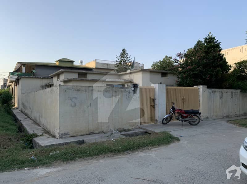 Corner House Is Available For Sale Corner House Is Available For Sale