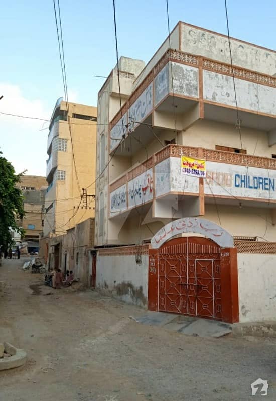 قصبہ کالونی سندھ انڈسٹریل ٹریڈنگ اسٹیٹ (ایس آئی ٹی ای) کراچی میں 12 کمروں کا 5 مرلہ مکان 2 کروڑ میں برائے فروخت۔