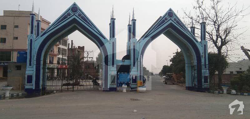 فارمانئیٹس ہاؤسنگ سکیم لاہور میں 10 مرلہ رہائشی پلاٹ 80 لاکھ میں برائے فروخت۔