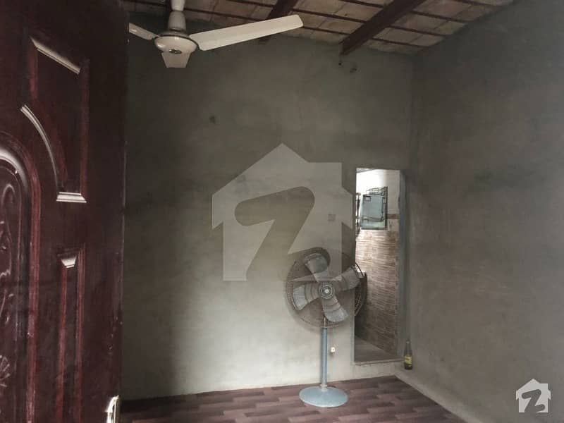 گلستانِ جوہر کراچی میں 3 کمروں کا 3 مرلہ مکان 65 لاکھ میں برائے فروخت۔