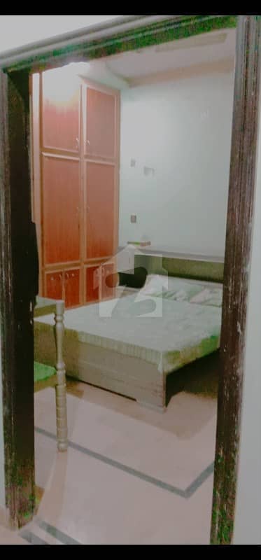 شاہ سکندر روڈ ڈیرہ غازی خان میں 6 کمروں کا 5 مرلہ مکان 1 کروڑ میں برائے فروخت۔