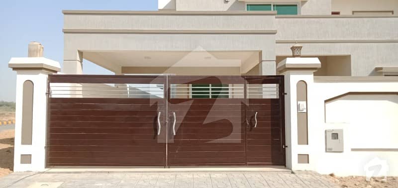 In Jinnah Avenue 4500 Square Feet House For Sale