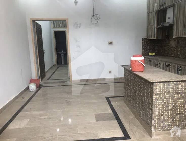 Ghazi Road Flat For Rent Sized 675 Square Feet