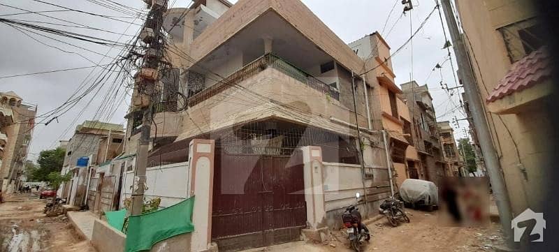لانڈھی کراچی میں 12 کمروں کا 6 مرلہ مکان 2.35 کروڑ میں برائے فروخت۔