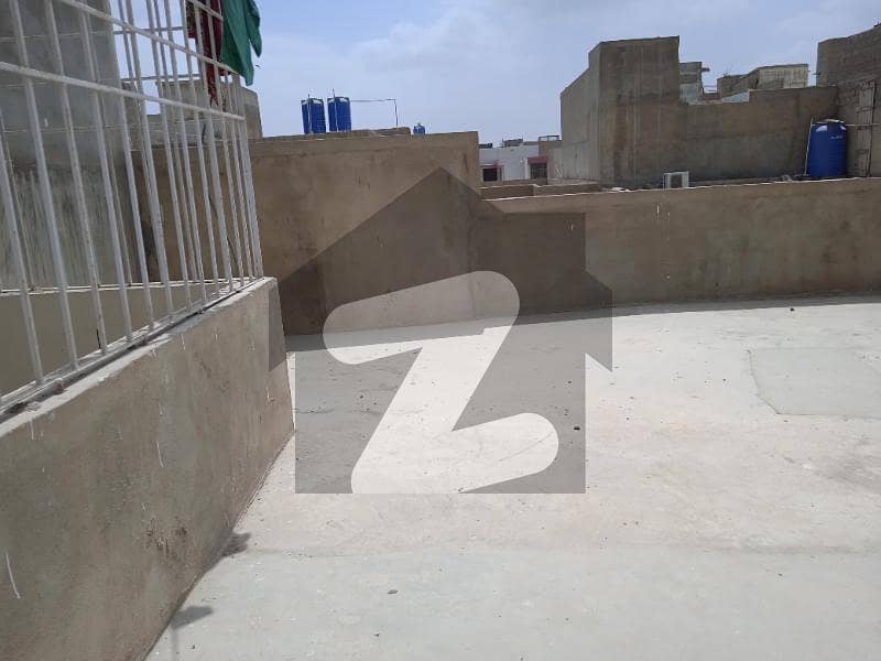 سیرینا ہِلز اندہ موڑ روڈ کراچی میں 4 کمروں کا 5 مرلہ مکان 1.27 کروڑ میں برائے فروخت۔
