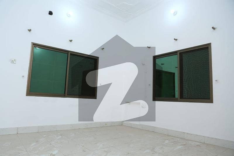 روہتاس روڈ جہلم میں 11 کمروں کا 1 کنال مکان 4 کروڑ میں برائے فروخت۔