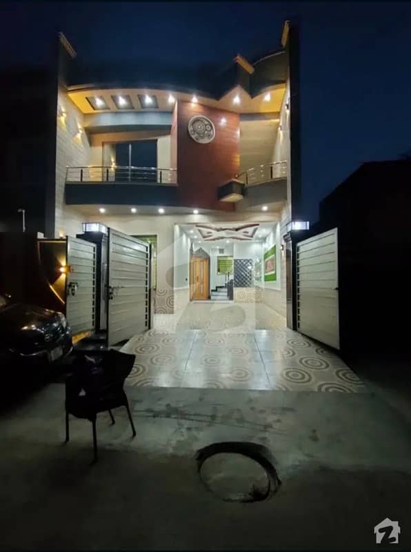 سمن آباد لاہور میں 5 کمروں کا 7 مرلہ مکان 2.6 کروڑ میں برائے فروخت۔