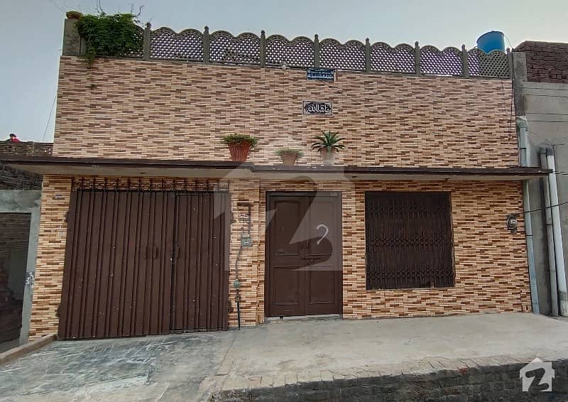 چک بگہ فیصل آباد میں 3 کمروں کا 6 مرلہ مکان 65 لاکھ میں برائے فروخت۔