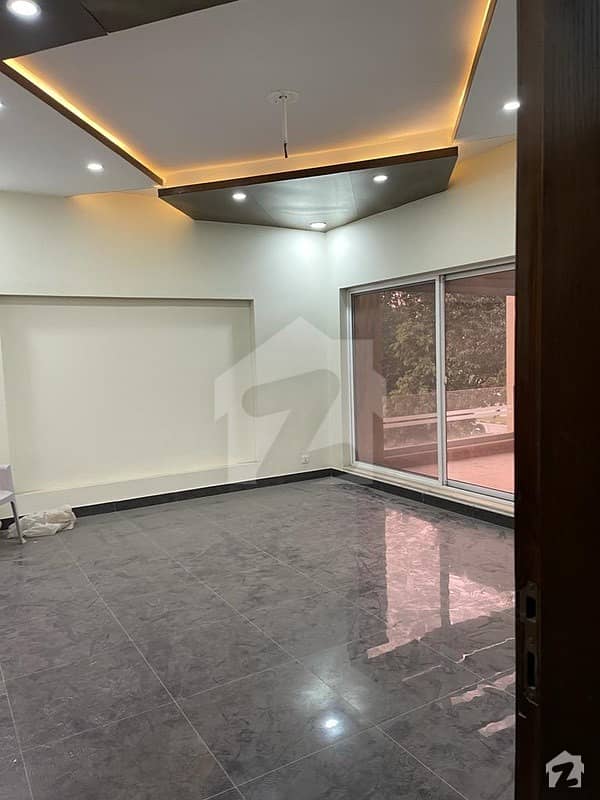 1 Kanal House with Basement for Rent