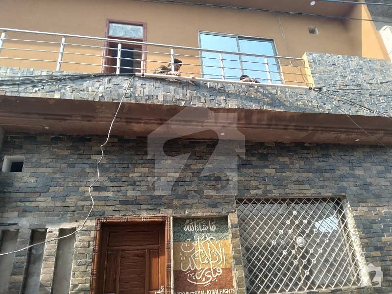 احمد آباد فیصل آباد میں 5 کمروں کا 6 مرلہ مکان 2 کروڑ میں برائے فروخت۔
