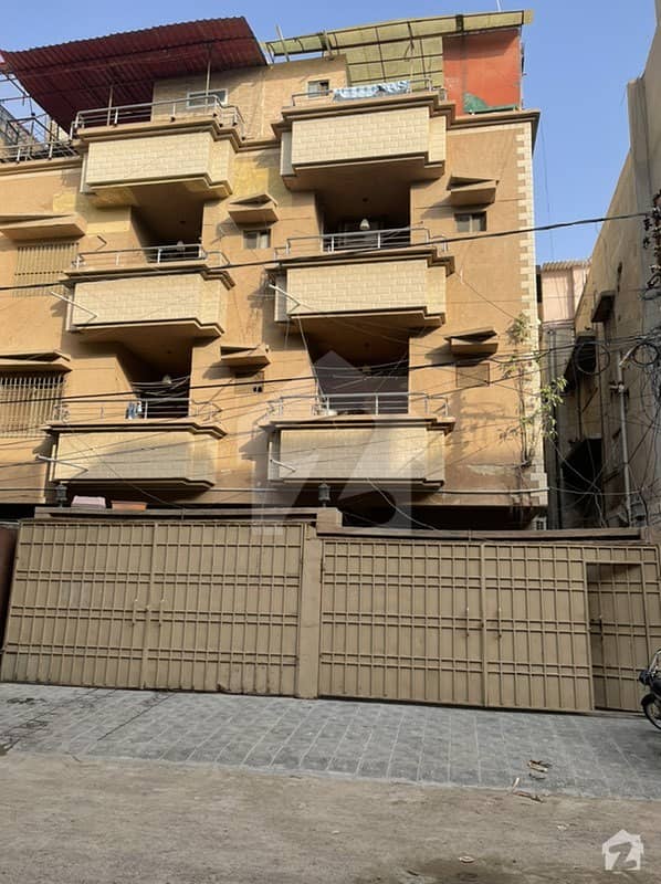 پی ای سی ایچ ایس بلاک 2 پی ای سی ایچ ایس جمشید ٹاؤن کراچی میں 3 کمروں کا 6 مرلہ بالائی پورشن 1.75 کروڑ میں برائے فروخت۔