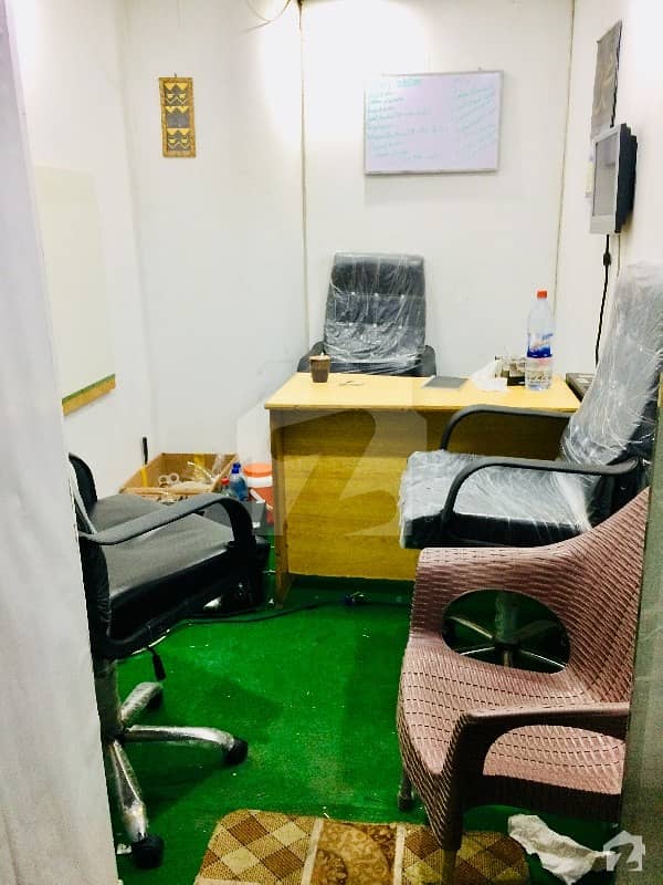 Johar Town Office Sized 100 Square Feet Is Available