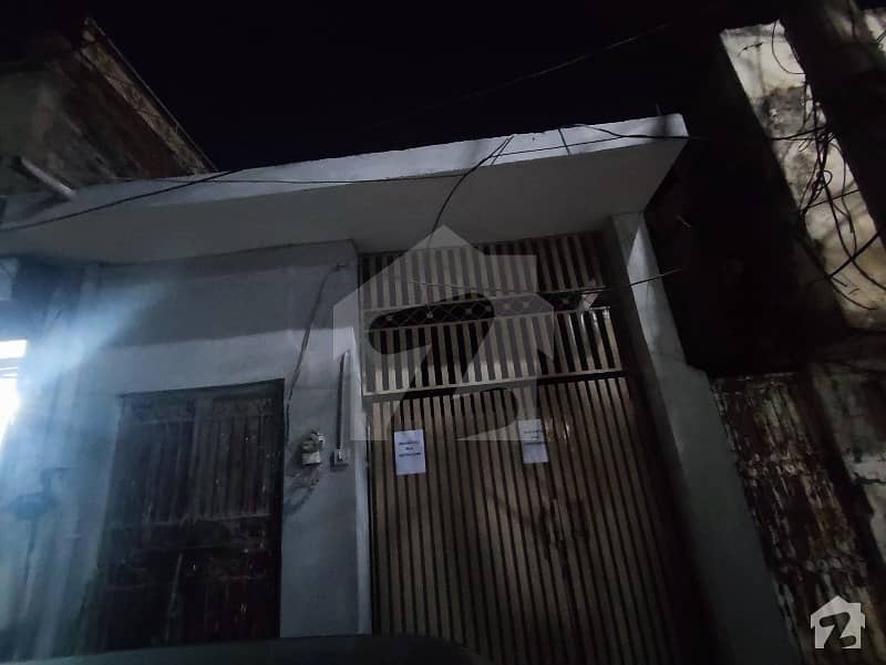 7th روڈ پنڈورہ راولپنڈی میں 2 کمروں کا 4 مرلہ مکان 27 ہزار میں کرایہ پر دستیاب ہے۔