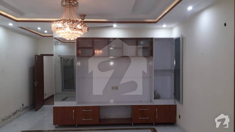 علی پارک کینٹ لاہور میں 4 کمروں کا 5 مرلہ مکان 1.15 کروڑ میں برائے فروخت۔