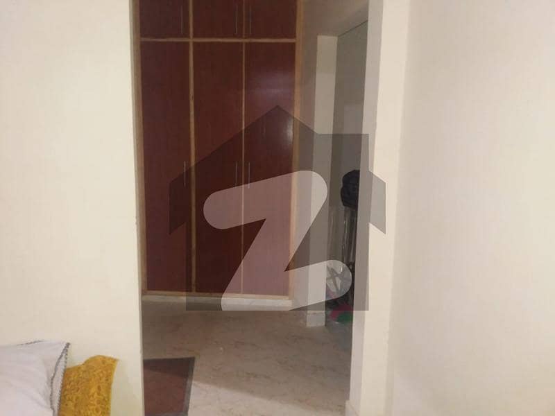 1350 Square Feet Upper Portion In Lodhi Colony Road