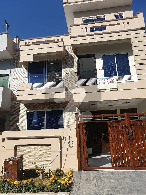 25x40 Beautiful House For Sale In G14