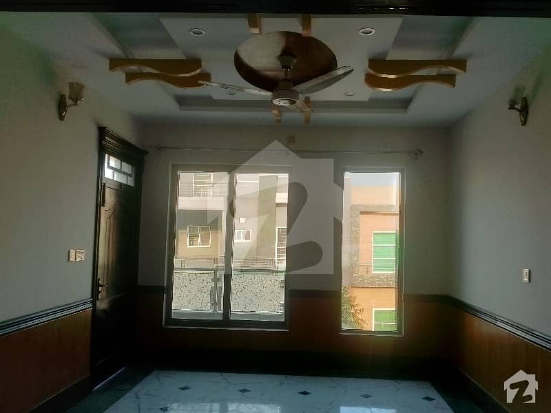 فیصل ٹاؤن - ایف ۔ 18 اسلام آباد میں 4 کمروں کا 7 مرلہ مکان 75 ہزار میں کرایہ پر دستیاب ہے۔