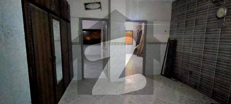 ایم اے جناح روڈ کراچی میں 2 کمروں کا 4 مرلہ فلیٹ 55 لاکھ میں برائے فروخت۔