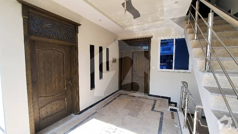 رائل ہومز لہتاراڑ روڈ اسلام آباد میں 6 کمروں کا 5 مرلہ مکان 1.15 کروڑ میں برائے فروخت۔