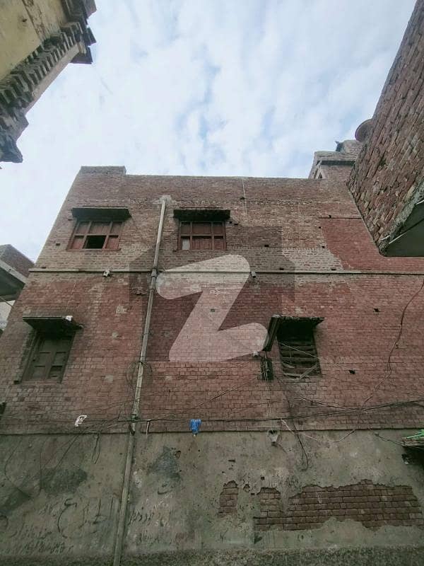 Investment Opportunity 8 Marla Building Type Corner House For Sale In