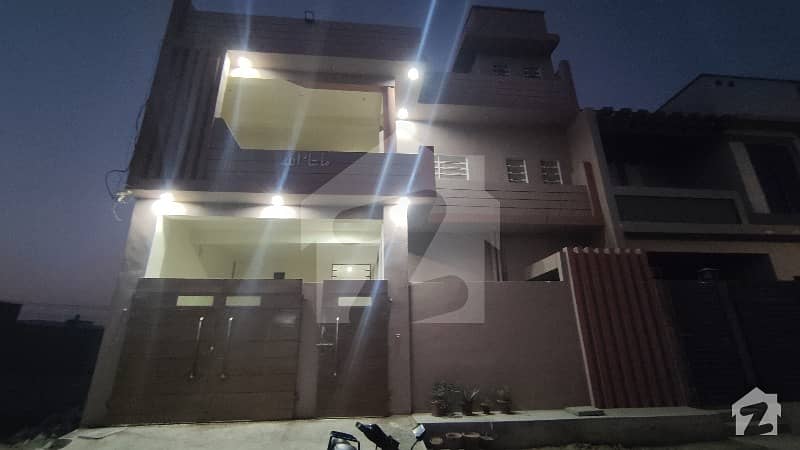 گلشن-اے۔اعجاز کالونی ملتان روڈ ڈیرہ غازی خان میں 5 کمروں کا 6 مرلہ مکان 1.5 کروڑ میں برائے فروخت۔