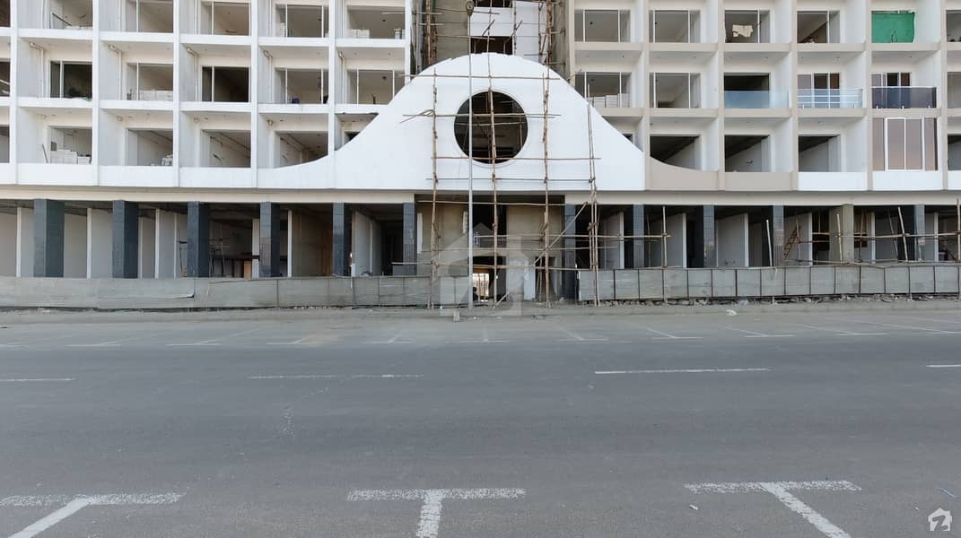Exceptionally Well-placed Flat In Bahria Town - Precinct 4 - Bahria Town Karachi