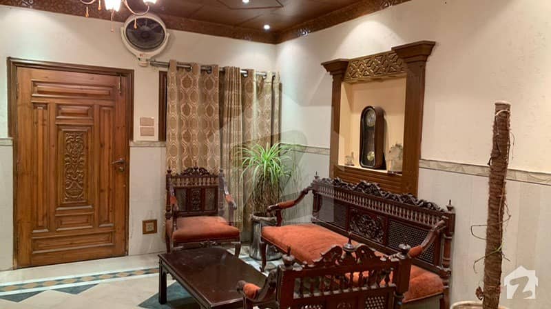 کرکٹ اسٹیڈیم روڈ راولپنڈی میں 6 کمروں کا 6 مرلہ مکان 4.15 کروڑ میں برائے فروخت۔