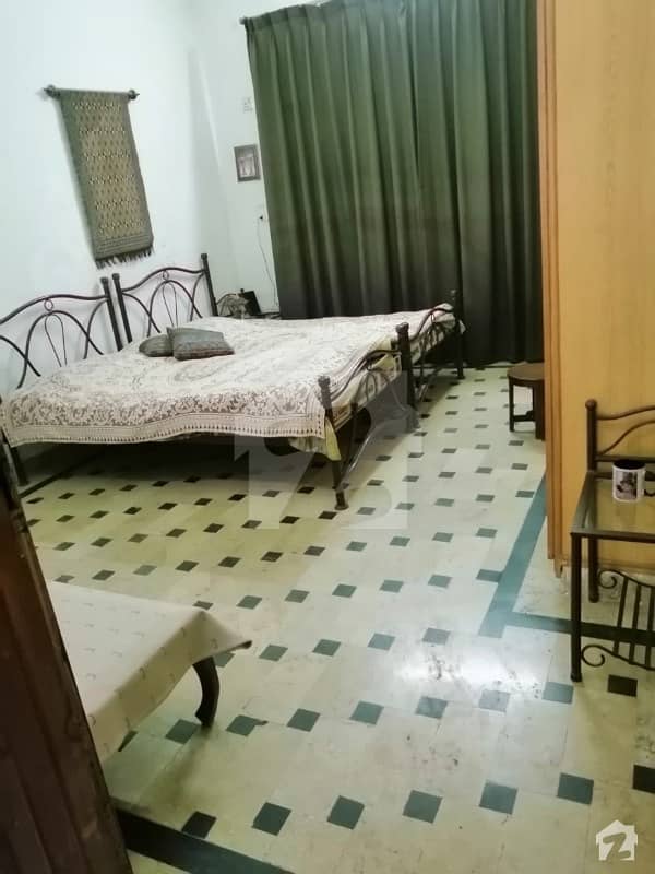 ماڈل ٹاؤن لِنک روڈ ماڈل ٹاؤن لاہور میں 6 کمروں کا 1 کنال مکان 5.5 کروڑ میں برائے فروخت۔