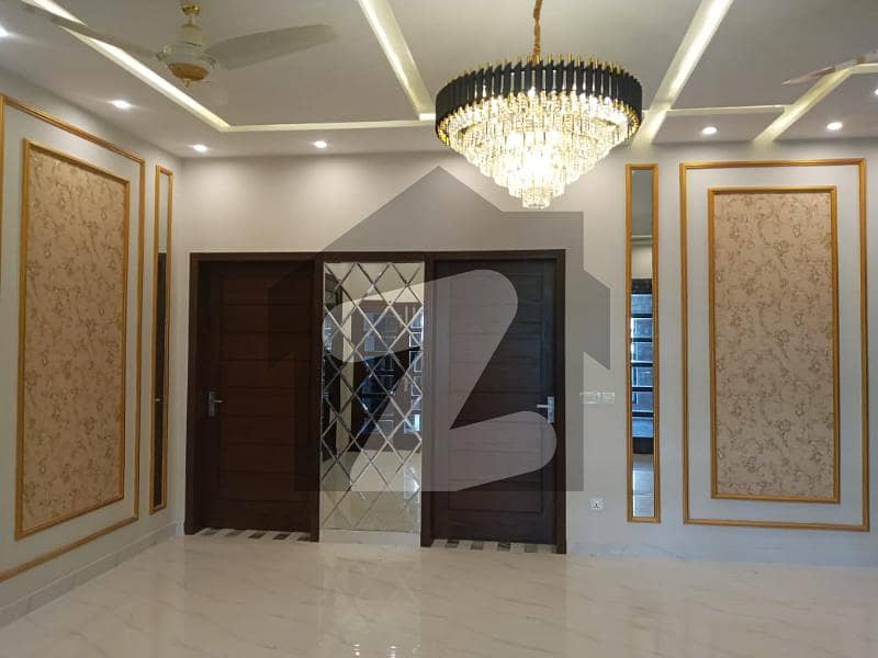 10 Marla House For Sale In Bb Block Bahria Town, Lahore