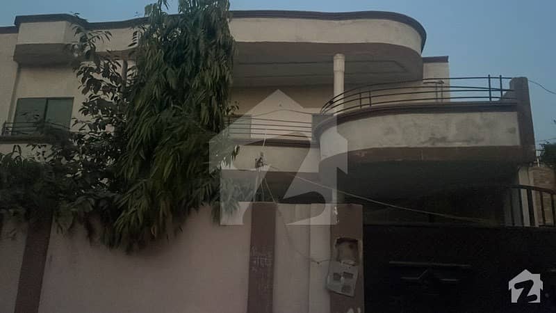 زکریاہ کالونی ایم اے جناح روڈ ملتان میں 3 کمروں کا 10 مرلہ مکان 1.25 کروڑ میں برائے فروخت۔