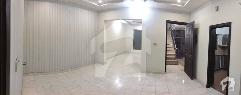 خیابان کالونی 2 فیصل آباد میں 4 کمروں کا 4 مرلہ مکان 1.05 کروڑ میں برائے فروخت۔