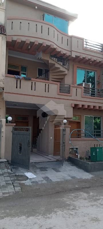 Upper Portion Of 1575 Square Feet Is Available For Rent In G-13/2