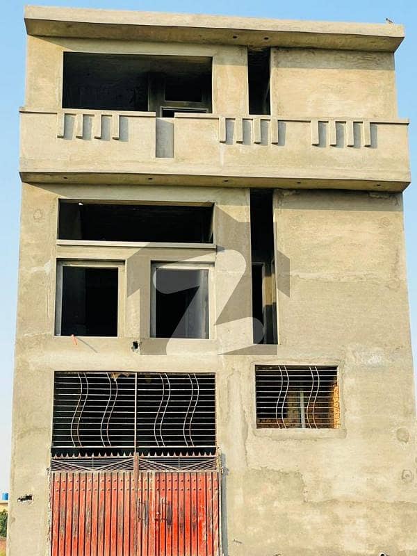 بھارتھ سیالکوٹ میں 6 کمروں کا 4 مرلہ مکان 62 لاکھ میں برائے فروخت۔