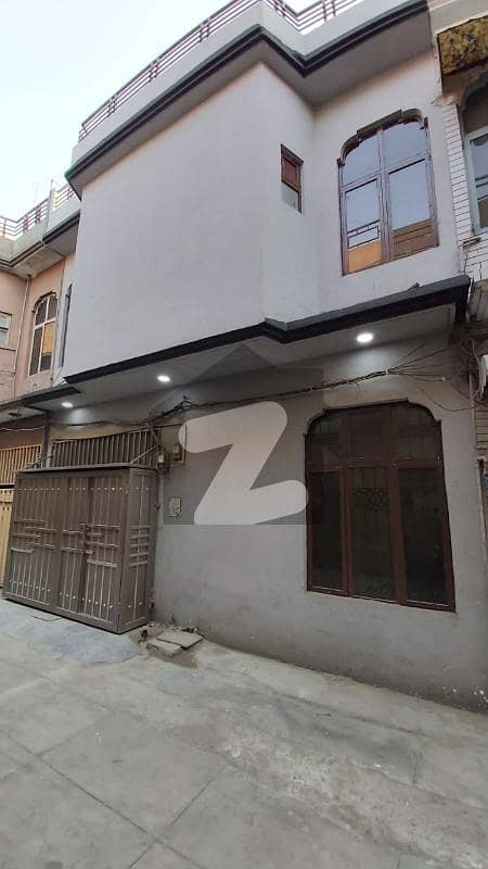 یتیم خانہ چوک ملتان روڈ لاہور میں 4 کمروں کا 4 مرلہ مکان 1.7 کروڑ میں برائے فروخت۔