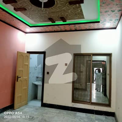 حیات آباد فیز 1 حیات آباد پشاور میں 3 کمروں کا 5 مرلہ کمرہ 35 ہزار میں کرایہ پر دستیاب ہے۔