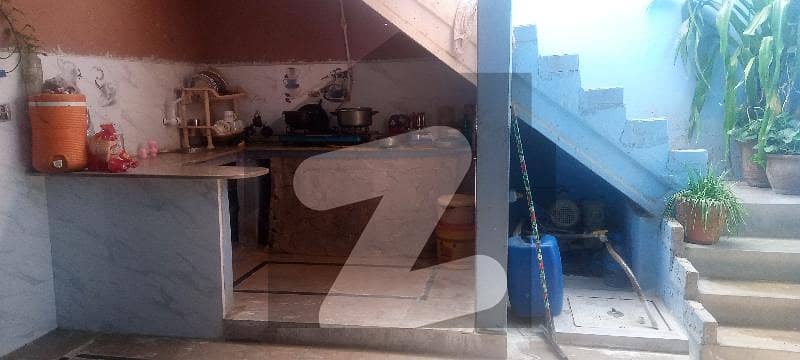کورنگی ۔ سیکٹر 33 کورنگی انڈسٹریل ایریا کورنگی کراچی میں 3 کمروں کا 3 مرلہ مکان 37 لاکھ میں برائے فروخت۔