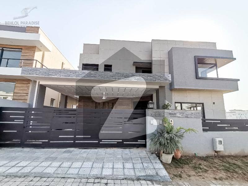 1 Kanal Stylish Bungalow With Basement And Corner Up For Sale