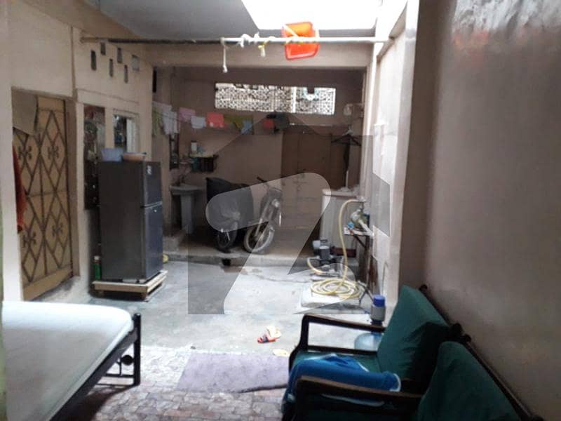 پاپوش نگر نارتھ ناظم آباد کراچی میں 3 کمروں کا 4 مرلہ مکان 80 لاکھ میں برائے فروخت۔