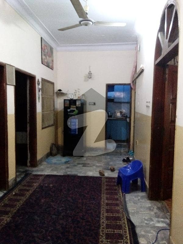 بھٹائی کالونی - بلاک ڈی بھٹائی کالونی کورنگی کراچی میں 9 کمروں کا 5 مرلہ مکان 2.5 کروڑ میں برائے فروخت۔