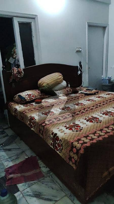 پنجاب چورنگی کراچی میں 3 کمروں کا 4 مرلہ فلیٹ 45 لاکھ میں برائے فروخت۔